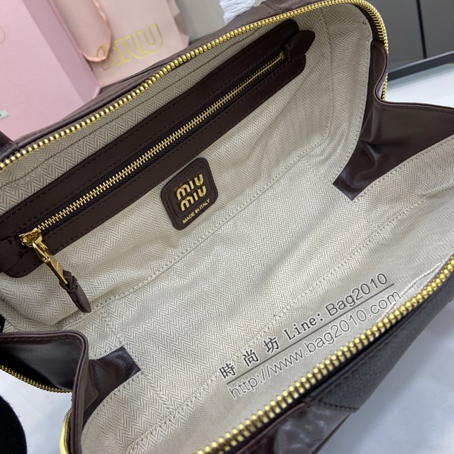 MIU MIU專櫃繆繆最新款拼接保齡球包手提肩背包 jh2736型號：5BB147